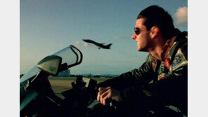 ‘탑건:매버릭’ 주말 300만명 도전…‘헤어질 결심’ 흥행 빨간불