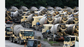 레미콘 수도권 공장 200여개 또 멈췄다…“하루 250억 매출 피해”