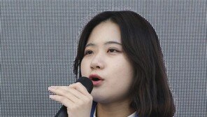 한 달 만에 공개행사 참석 박지현…전대 출마에 “아직 고민 중”