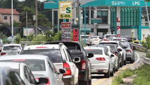 유류세 추가 인하에 일단 꺾인 기름값…휘발유 16원·경유 10원 내려