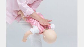 영유아 사고 10건 중 1건은 ‘목막힘’…기도폐쇄 응급처치법은?
