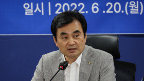 “사전 교감 없었다” vs “애기했다”…민주, 전대룰 놓고 ‘정면충돌’