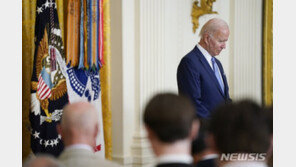 바이든, 독립기념일 총격 애도…백악관·공공기관 조기 게양