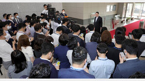 [사설]잇단 인사난맥을 “前 정권 때는…”이란 말로 덮을 수 있나