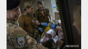 한 위생병의 동부 최선전 르포…“우크라군, 참호 속에서 미쳐가고 있다”