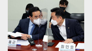 野 ‘룰 전쟁’ 여진… 97그룹 “완전국민경선” 친명 “李 출마 저지용” 