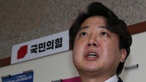 민주 “이준석 ‘당원권 정지’ 중징계 당연…국민의힘도 사건 공범”