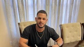 SSG, 승부수 띄웠다…크론 보내고 라가레스 영입