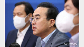 박홍근 “尹, 사적 채용·비선 농단 대통령실 사유화 중단하라”