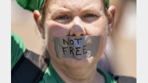 ‘국가가 낙태를 금지하면 무슨 일이 벌어지는가’[김수현의 세계 한 조각]