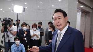 尹대통령 도어스테핑 잠정 중단…코로나 확산 예방