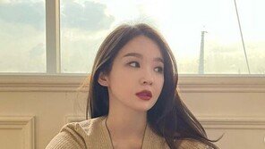 강민경, 100만 유튜버 됐다…“오늘 좀 마시겠습니다”