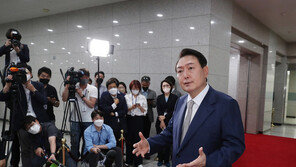 대통령실 “코로나 안정되면 도어스테핑 재개”…오늘까지 11명 확진