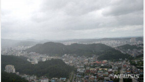 [날씨]전국 흐린 하늘…낮엔 남부내륙 중심 소나기