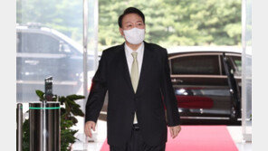 尹, 도어스테핑 재개… ‘메시지 리스크’ 관리 시선에 돌파 의지