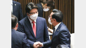 박홍근 “특위 구성 협조해야” vs 권성동 “입법 독주 시그널”