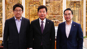 與 “상임위 구성부터” vs 野 “국회 개혁부터”…첫 회동부터 ‘고성’