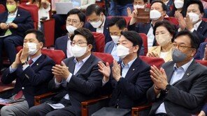 안철수 ‘위기를 넘어 미래로’ 토론…친윤계 등 50여명 결집