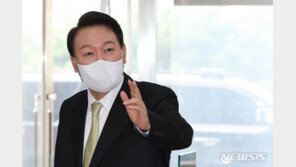 민주, 尹 도어스테핑 재개에 “갈피 못 잡는 대통령실 실태”