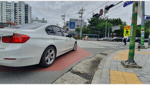 “우회전 헷갈려” “사고 막아야죠”…새 도로교통법 첫날 ‘조심조심’