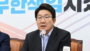 권성동, 장제원과 불화설에 “지나치게 추측 난무…잘 지낸다”