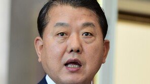 野, 탈북어민 북송 논란 반박 “16명 살해 흉악범 받자는 말인가”