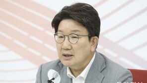 “영원한 형제”“투쟁할 것 없다”…권성동-장제원, 불화설 일축