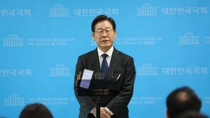 이재명 “모든것 바꾸겠다” 당대표 출마…어대명이냐, 세대교체냐