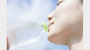 물 덜 마시면 살 찐다? 체내 수분 부족시 나타나는 증상