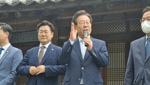 강릉 찾은 이재명 “국민과 직접 소통하는 강한 야당 만들겠다”