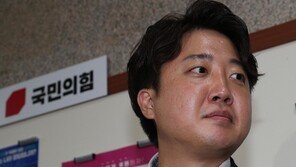 이준석, 친윤계 겨냥해 “당권 탐욕에 제 정신 못차려” 비판