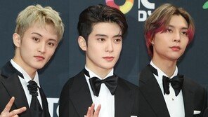 NCT 마크·재현·쟈니, 자가격리 끝났지만 PCR 양성…日 일정 불참