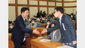 與 상임전국위, ‘비상상황’ 결론…비대위 전환 초읽기