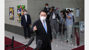 기습폭우에 尹대통령도 발 묶여…자택서 실시간 대책 마련 지시