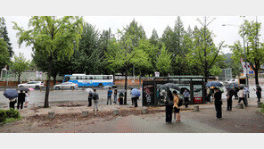 115년 만의 물폭탄 출근길도 양극화…“2시간 전 나와” vs “재택입니다”