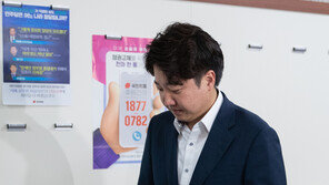 이준석, 비대위 효력정지 신청에…與 “루비콘 강 건너지 말아야”