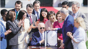 [단독]美 “반도체장비 中수출 통제, 韓기업 예외”… 인플레법 반발 달래기 