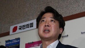 “이준석 가처분 인용돼야” 46.4%…“기각 돼야” 34.4%
