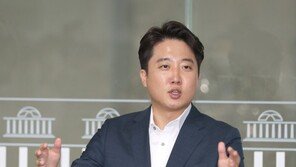 이준석, 尹 대통령-윤핵관 작심 비판…‘전면전’ 선언