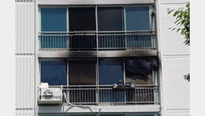 부산 서대신동 아파트 화재…주민 4명 연기흡입