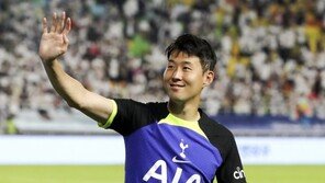 ‘케인 극장 동점골’ 토트넘, 첼시와 2-2 무승부…손흥민은 침묵