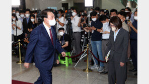 尹 20%대 탈출, 국힘도 민주에 역전…尹 긍정 30.2%, 국힘 43.6%＞민주 34.6%