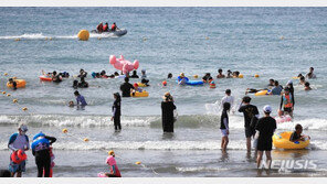[날씨]목요일 오후 중부 소나기…체감온도 31도 내외 ‘무더위’