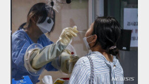 13만명대 확진자 예상 ‘폭증세 멈칫’…긴꼬리 국면 진입?