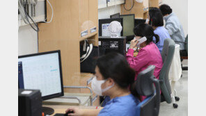 재택치료 노인 2~3회 건강 확인…중대본 “코로나 30만명 대비”