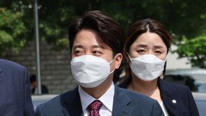 前수행원 폭로에…이준석 “감당못할 얘기, 책임 물을 것”