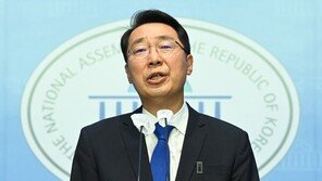 친문 윤영찬, 민주 최고위원 경선 중도 하차