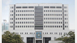 작업 현장서 동성 팀원 수차례 추행한 60대 팀장 집유 3년