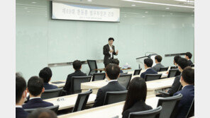 한동훈, 신임 검사에 “큰 결정에 좌고우면하면 정치검사”