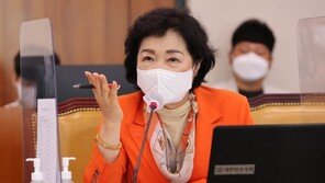 與 조명희, ‘이해충돌 논란’에 국토위 사보임